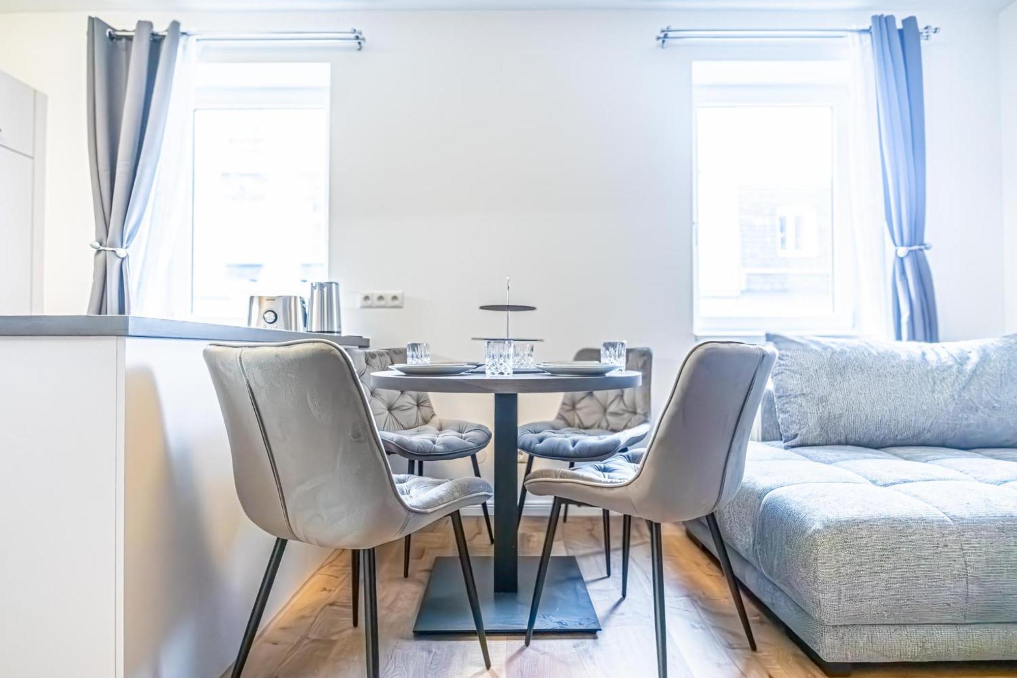 Charming 1Br And 1Lr Apt Modern Design Donaustadt Wien Exteriör bild