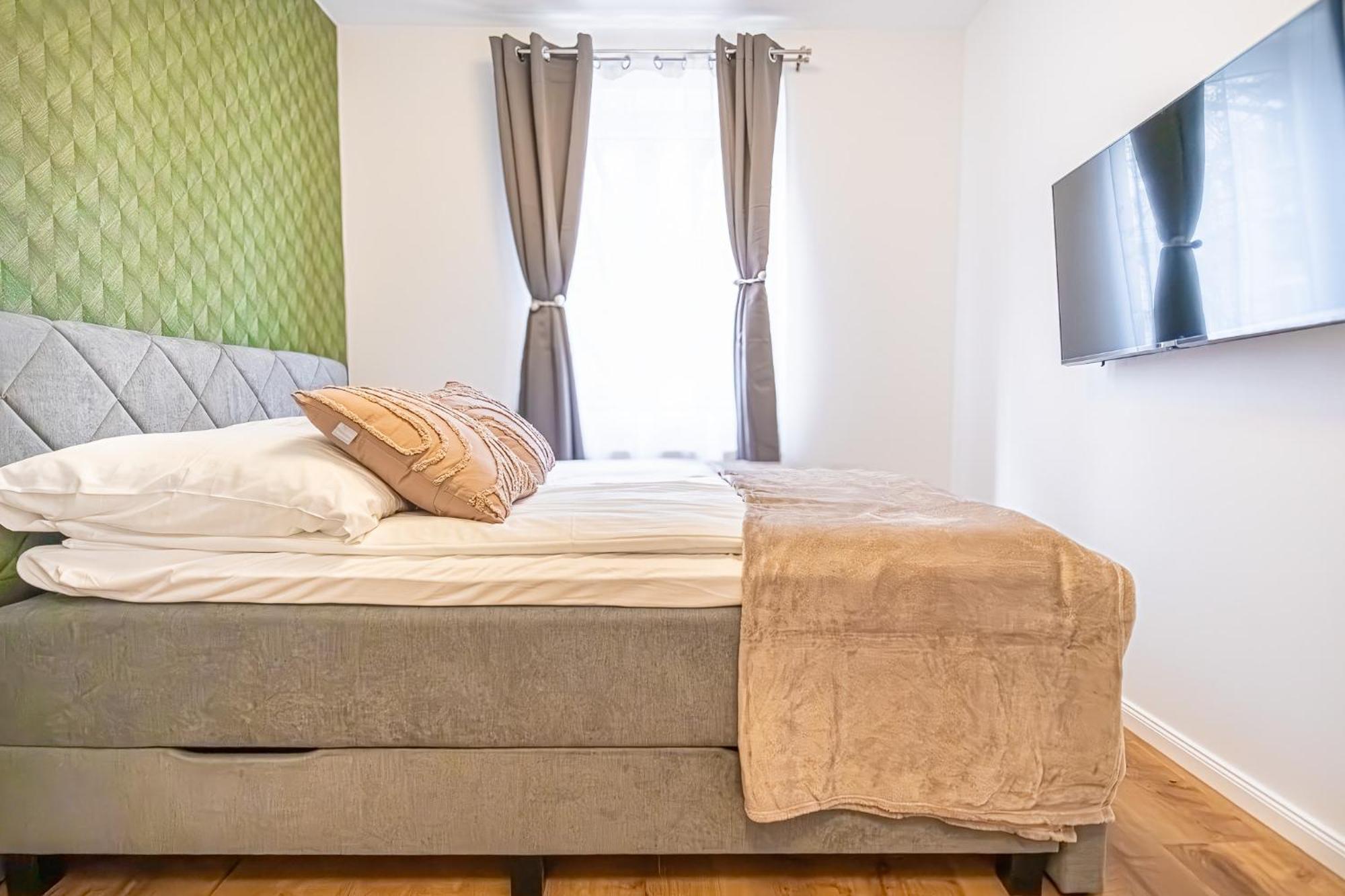 Charming 1Br And 1Lr Apt Modern Design Donaustadt Wien Exteriör bild