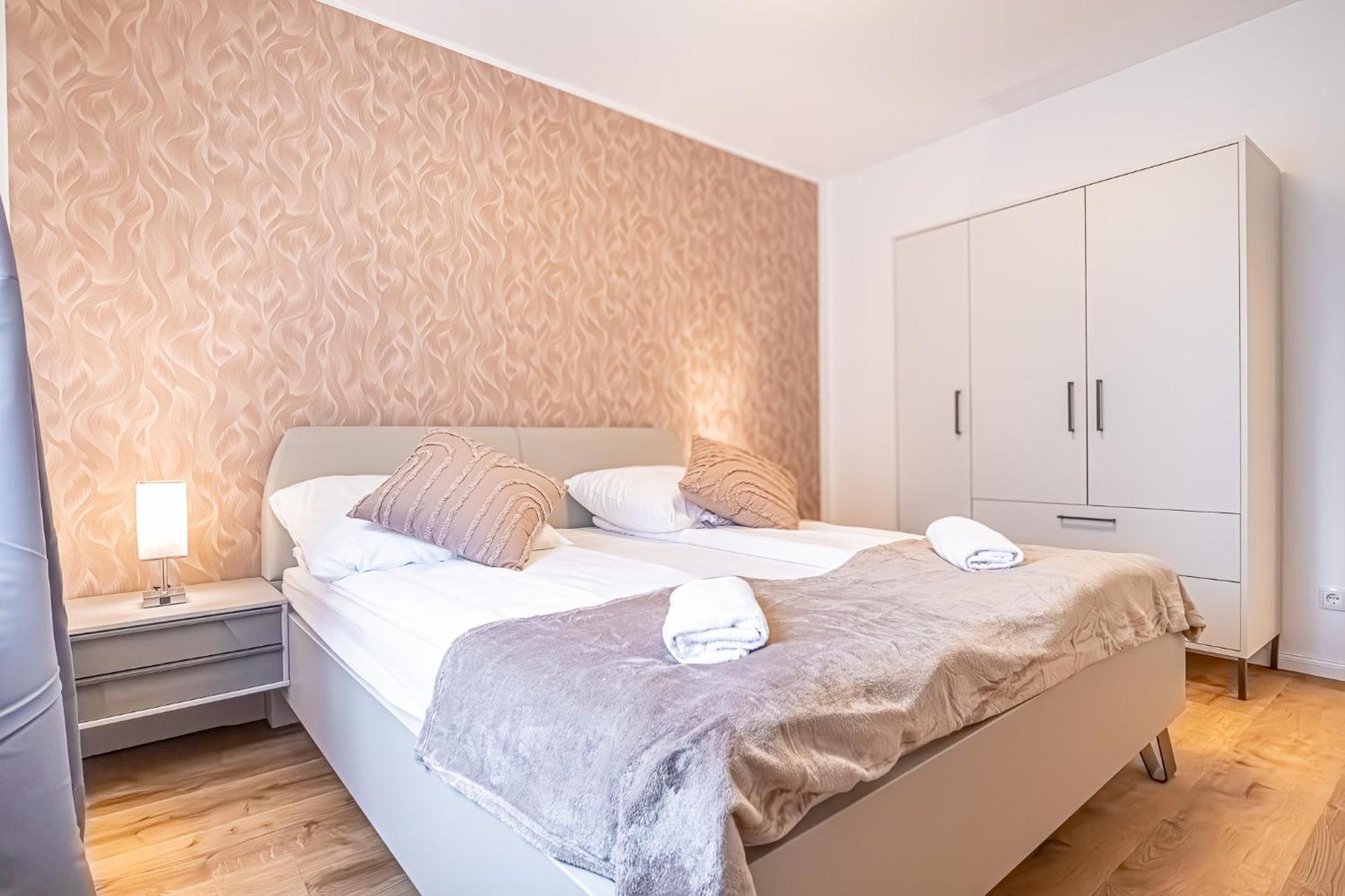 Charming 1Br And 1Lr Apt Modern Design Donaustadt Wien Exteriör bild