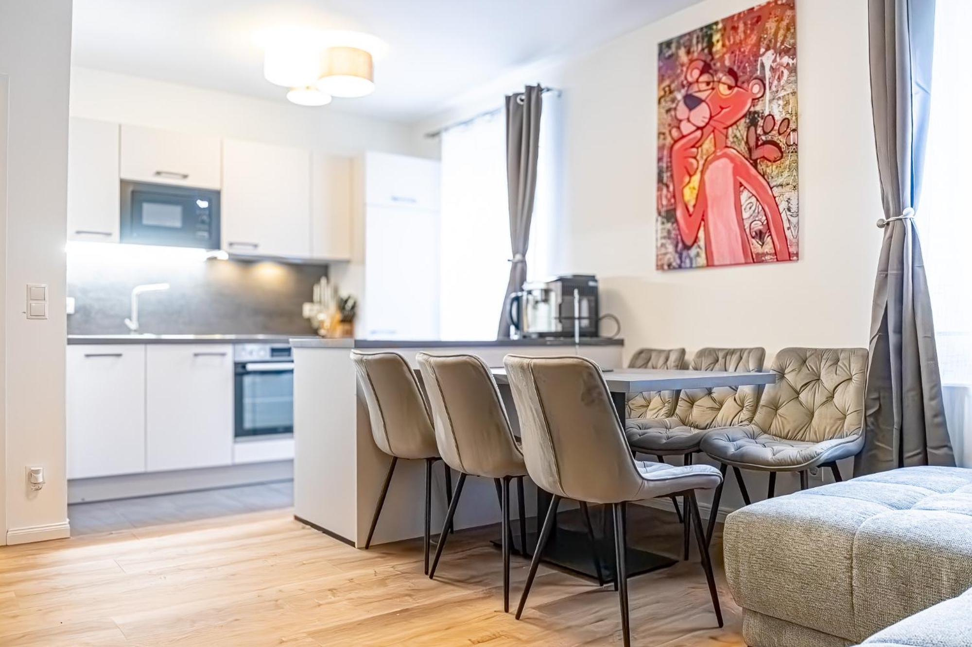Charming 1Br And 1Lr Apt Modern Design Donaustadt Wien Exteriör bild