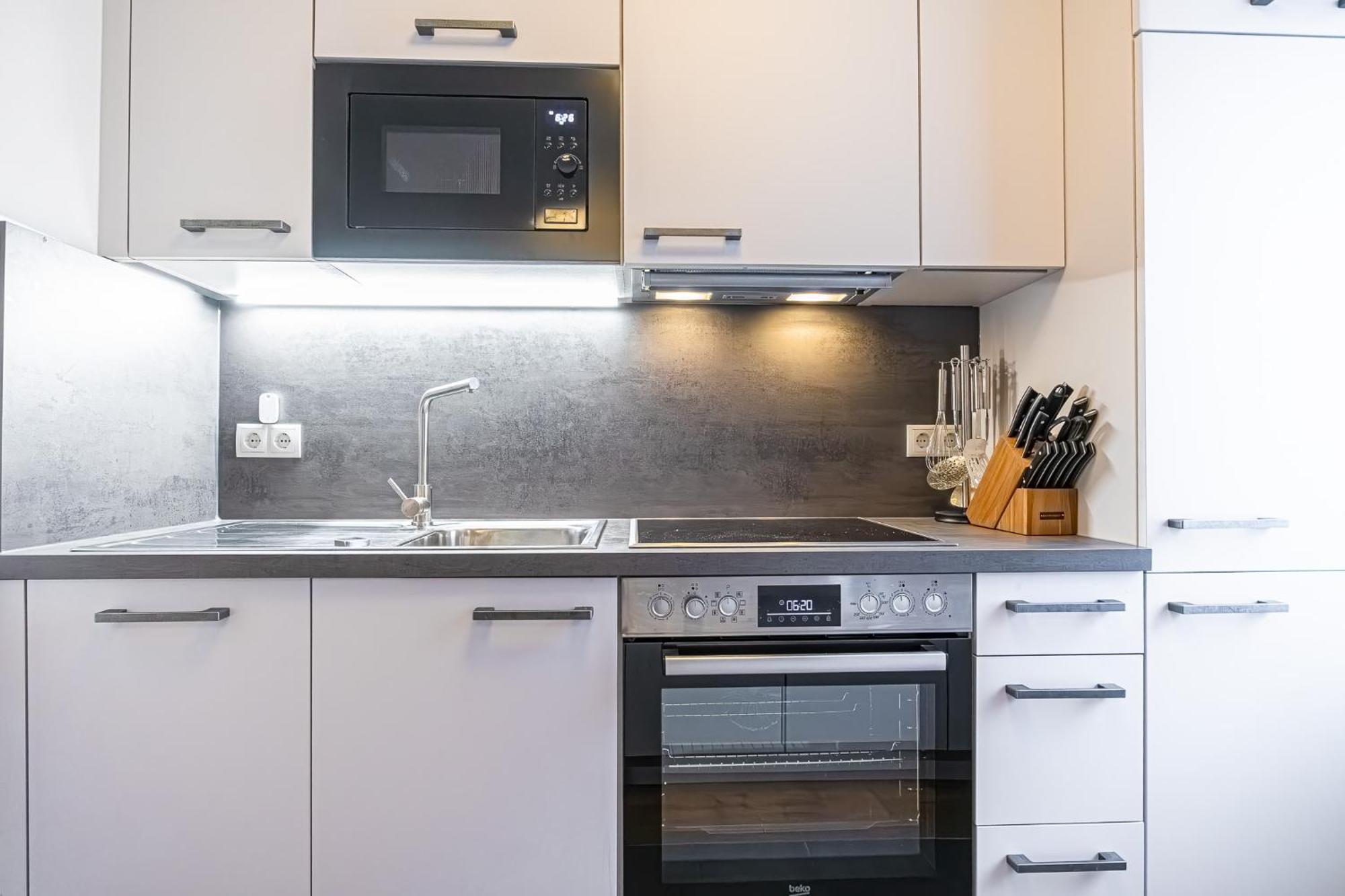 Charming 1Br And 1Lr Apt Modern Design Donaustadt Wien Exteriör bild
