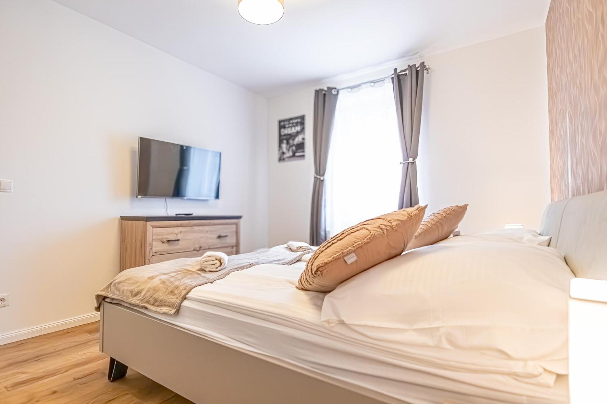 Charming 1Br And 1Lr Apt Modern Design Donaustadt Wien Exteriör bild