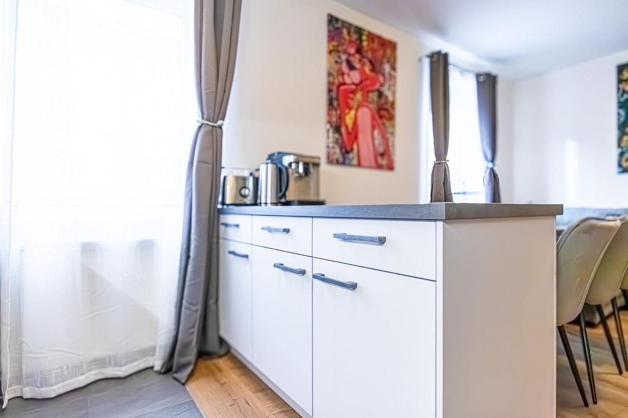 Charming 1Br And 1Lr Apt Modern Design Donaustadt Wien Exteriör bild