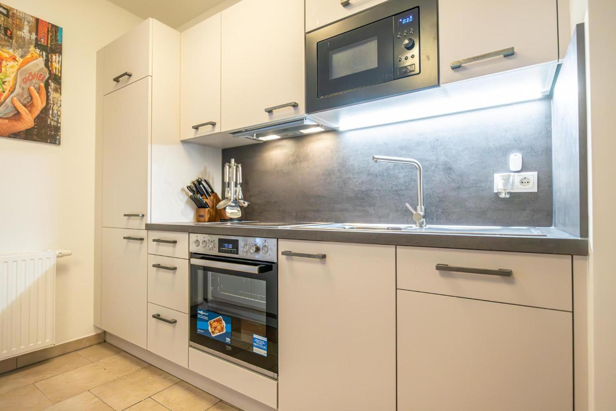 Charming 1Br And 1Lr Apt Modern Design Donaustadt Wien Exteriör bild