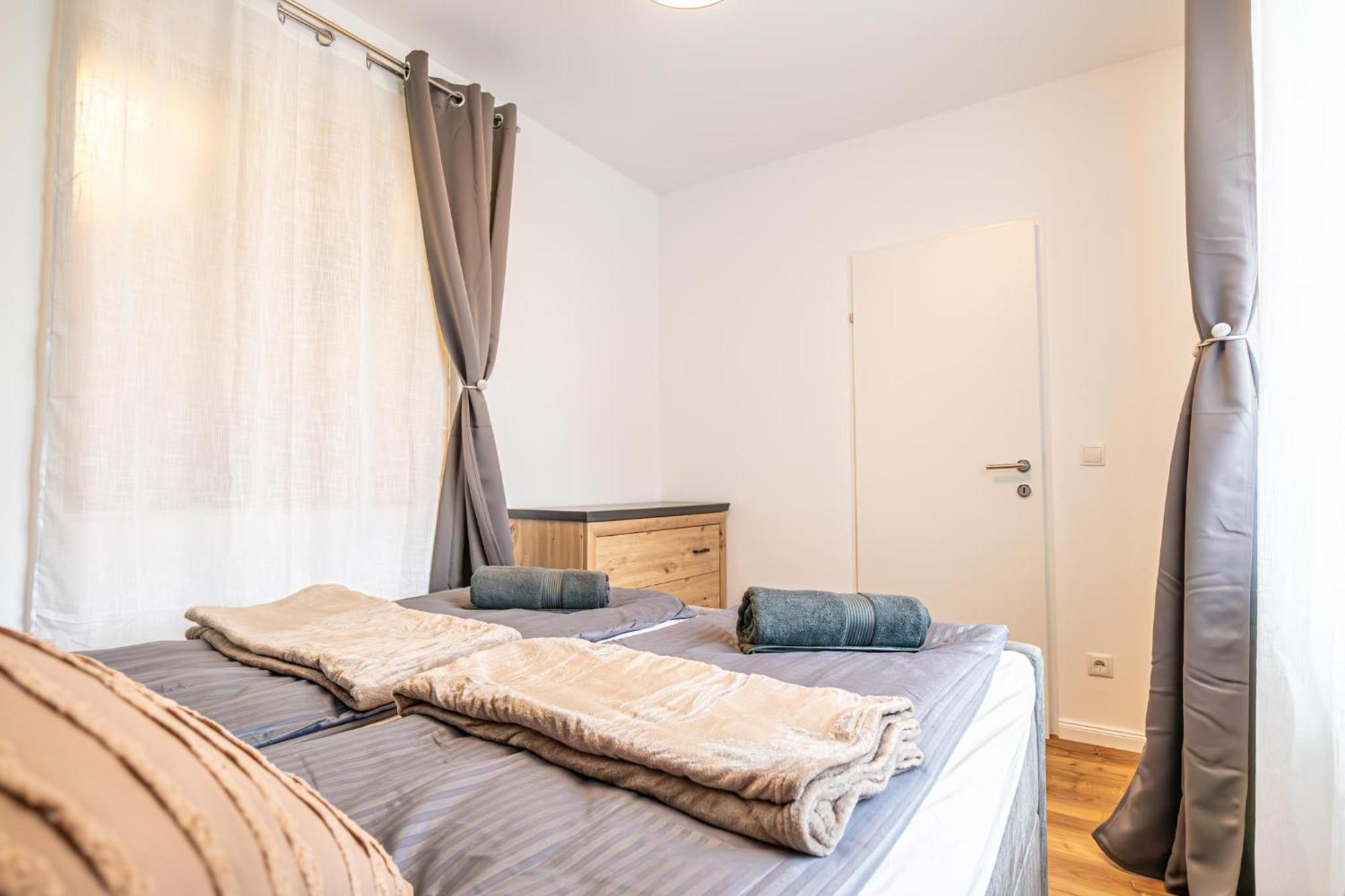 Charming 1Br And 1Lr Apt Modern Design Donaustadt Wien Exteriör bild