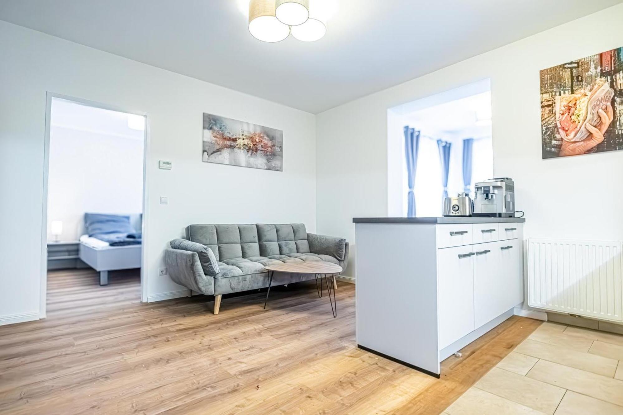 Charming 1Br And 1Lr Apt Modern Design Donaustadt Wien Exteriör bild