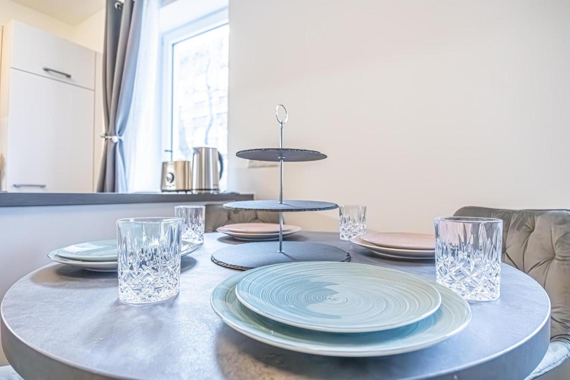 Charming 1Br And 1Lr Apt Modern Design Donaustadt Wien Exteriör bild