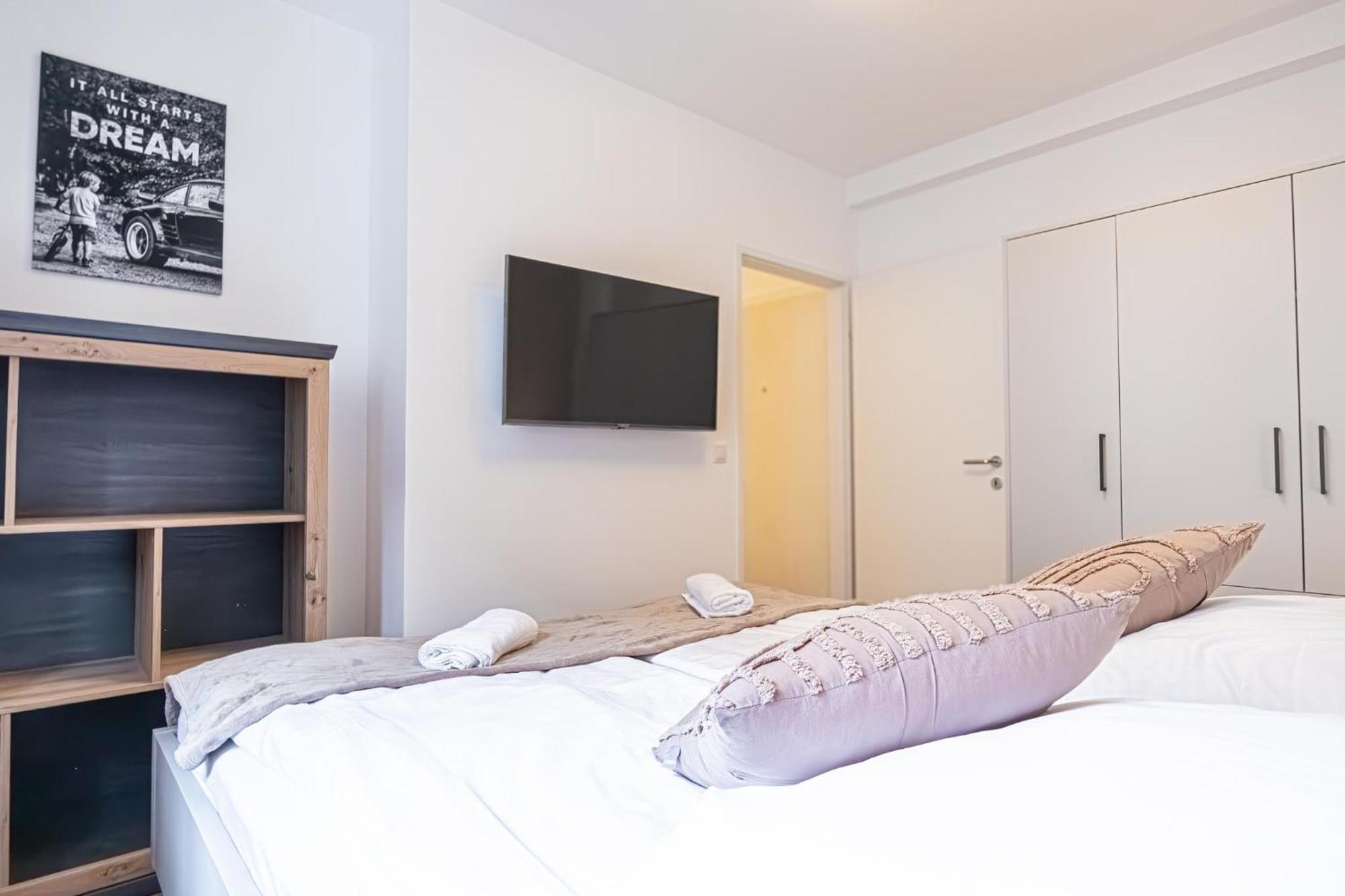 Charming 1Br And 1Lr Apt Modern Design Donaustadt Wien Exteriör bild