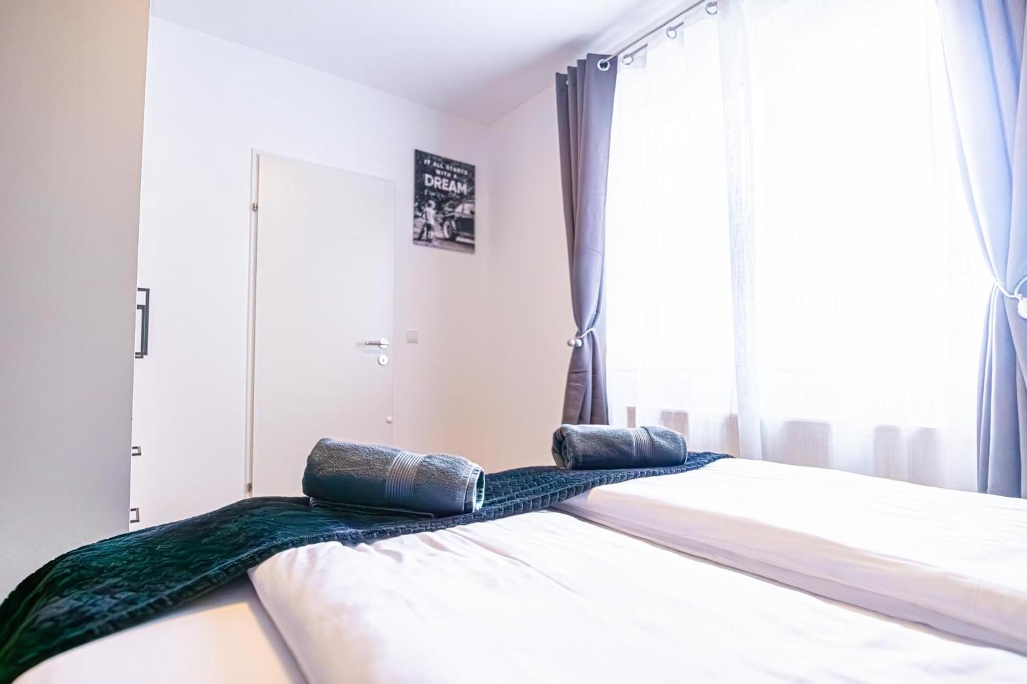 Charming 1Br And 1Lr Apt Modern Design Donaustadt Wien Exteriör bild